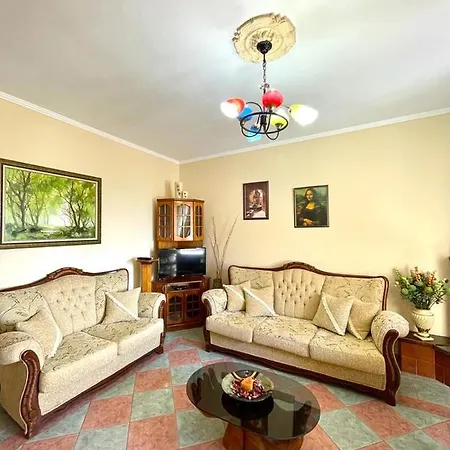 Bela's Apartment *